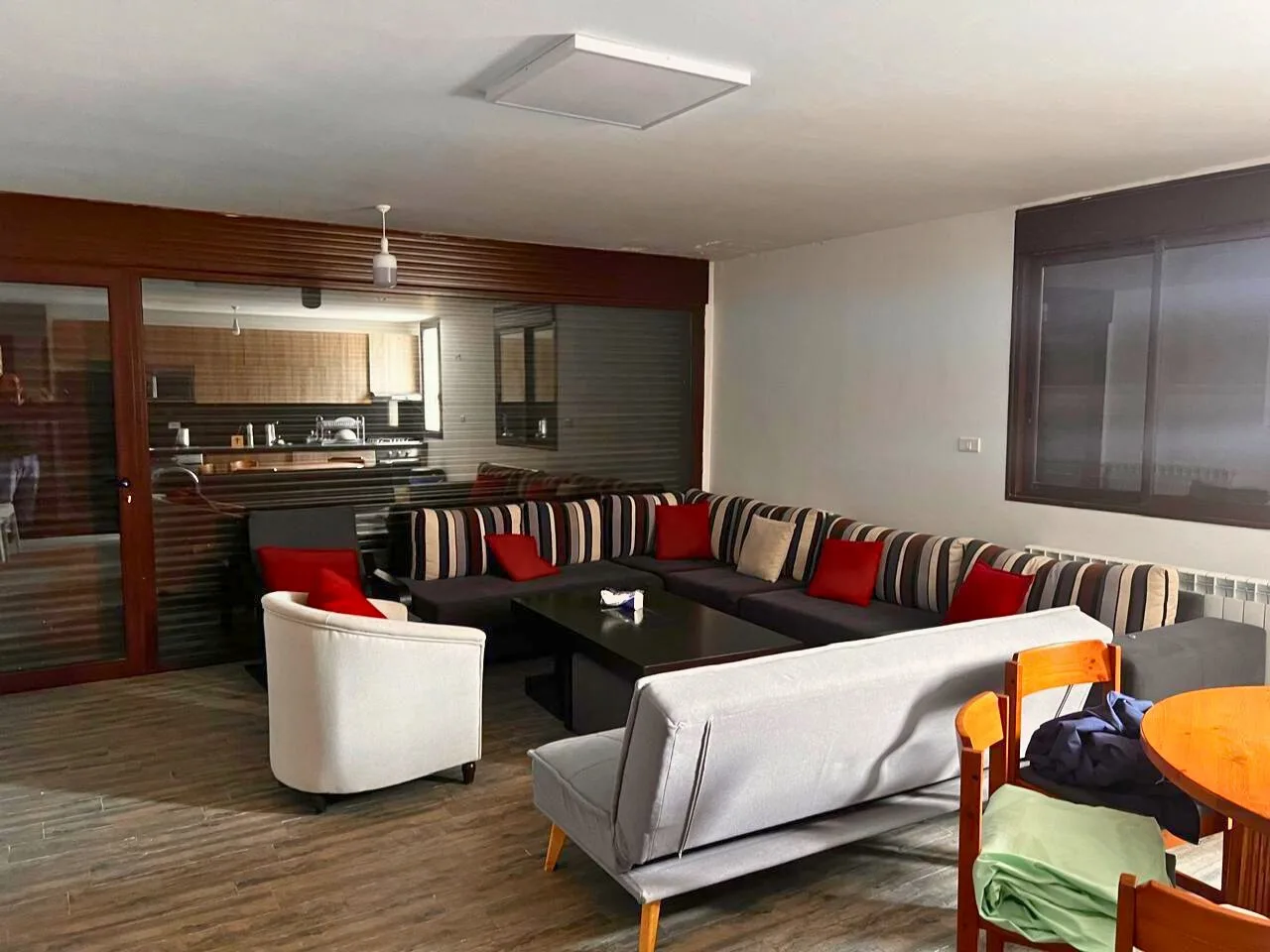 Chalet for rent in Kfardebian, Lebanon — الصورة 3
