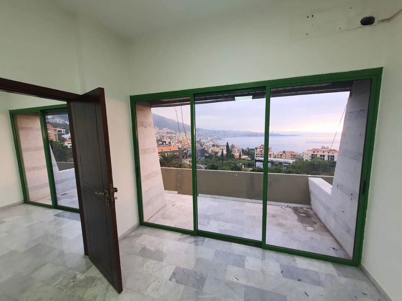 Office for rent in Kfar Hbab, Lebanon — الصورة 3