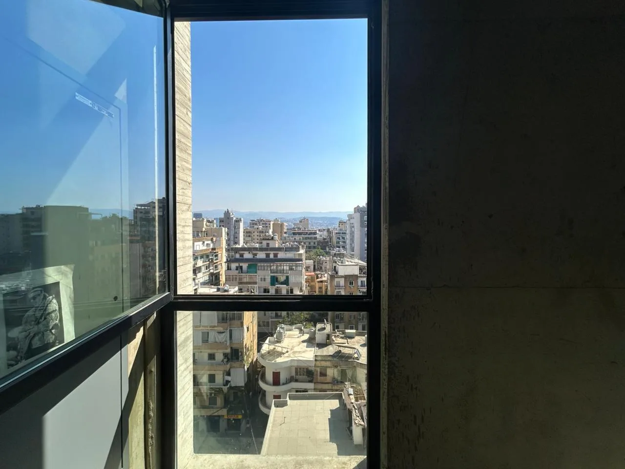 Office for Rent in Adliyeh, Beirut, Lebanon — الصورة 3