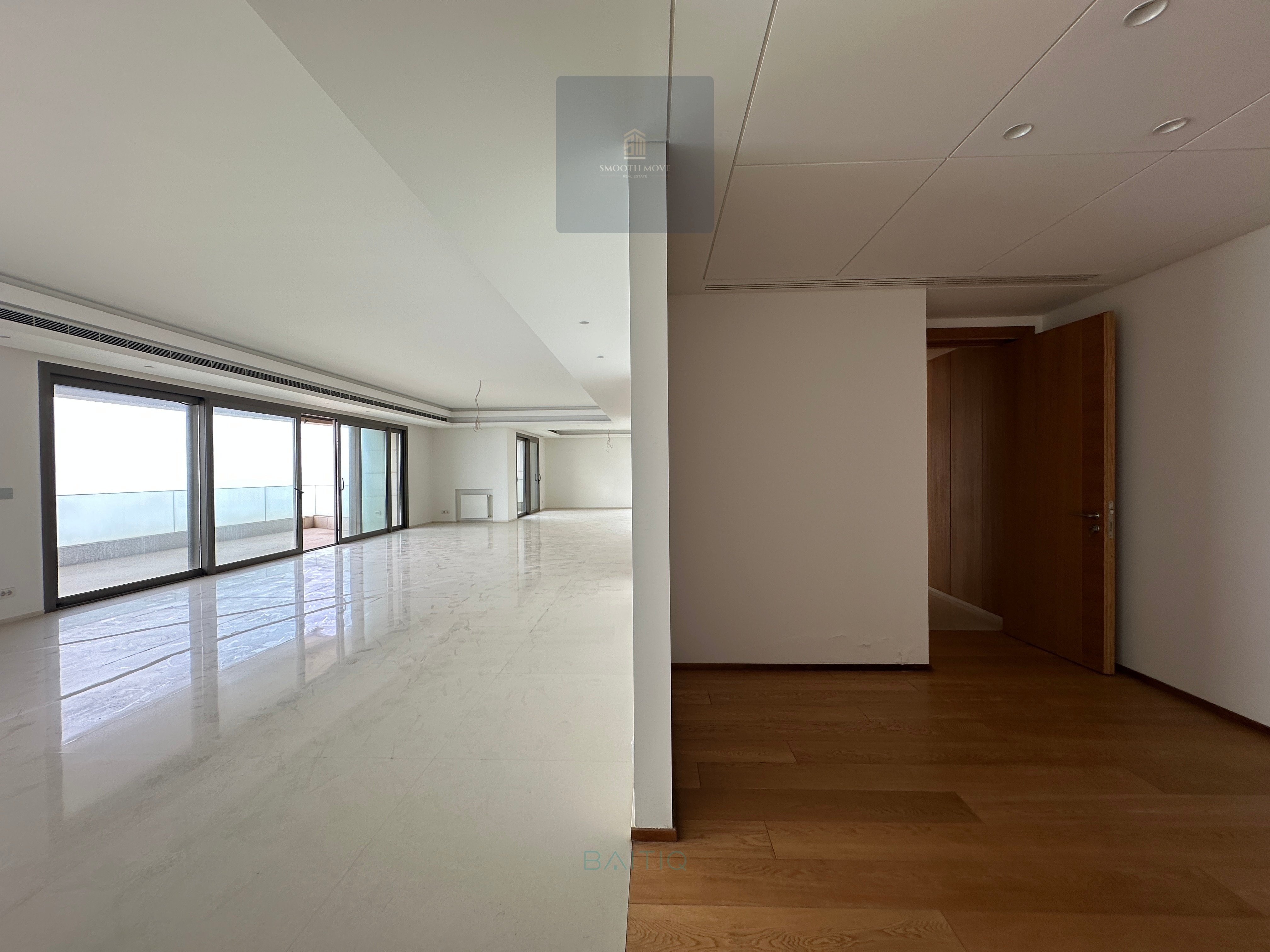 Huge Sea View Apartment for Sale in Rawche, Beirut — الصورة 3