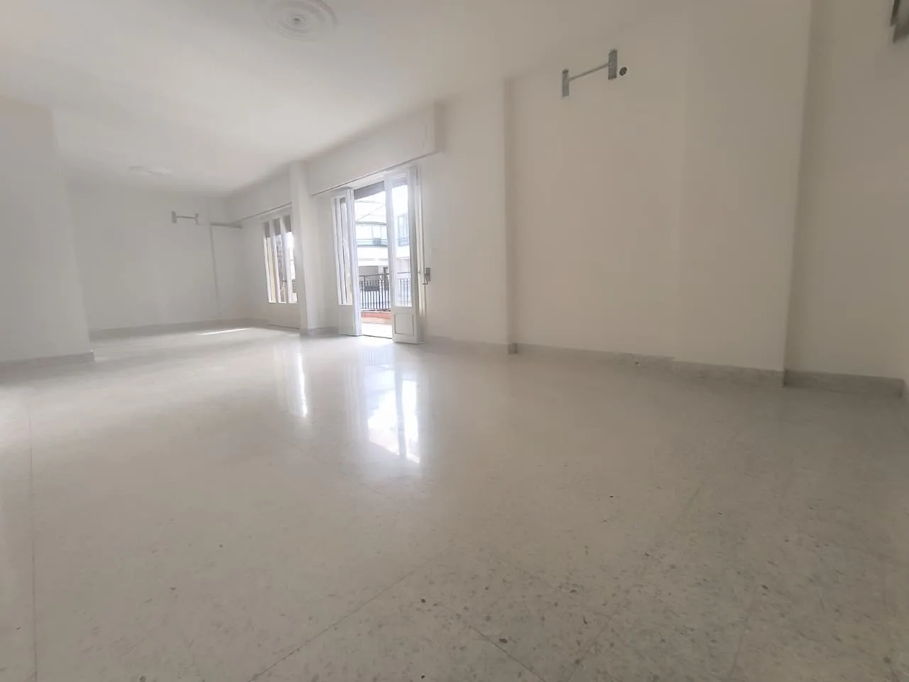 Apartment for Sale in Al Zarif, Beirut, Lebanon — الصورة 2