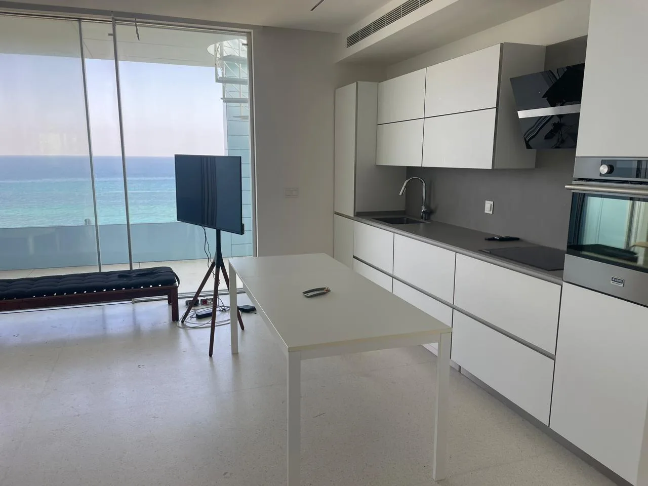 Apartment for rent in Batroun, Lebanon — الصورة 4