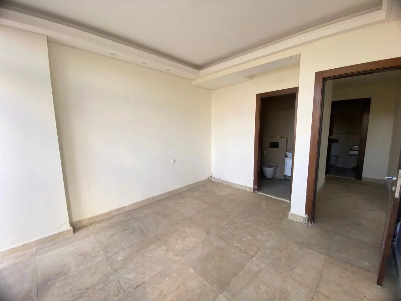 Apartment for Sale in Spears — الصورة 4