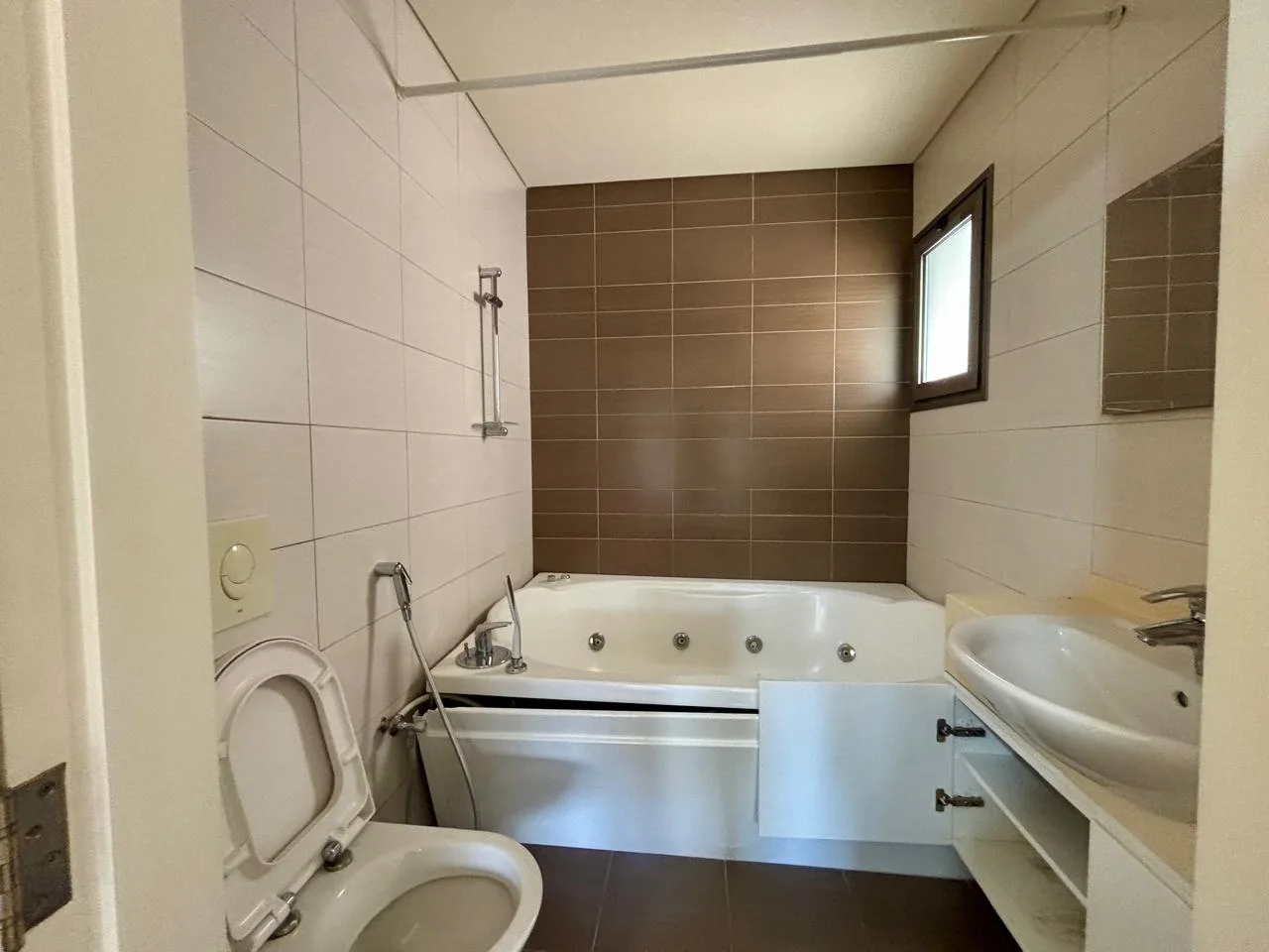 Apartment for Rent in Badaro — الصورة 10