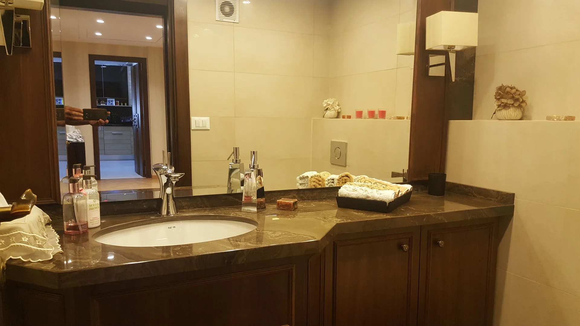 Apartment for Sale in Baabda, Lebanon — الصورة 3