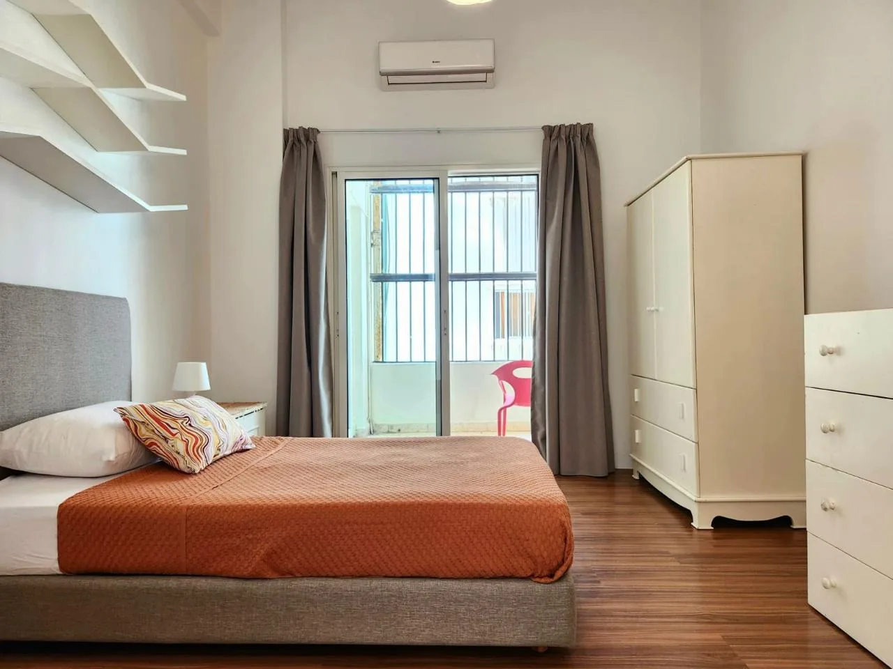 Apartment for Rent in Mar Mikhael, Beirut, Lebanon — الصورة 10