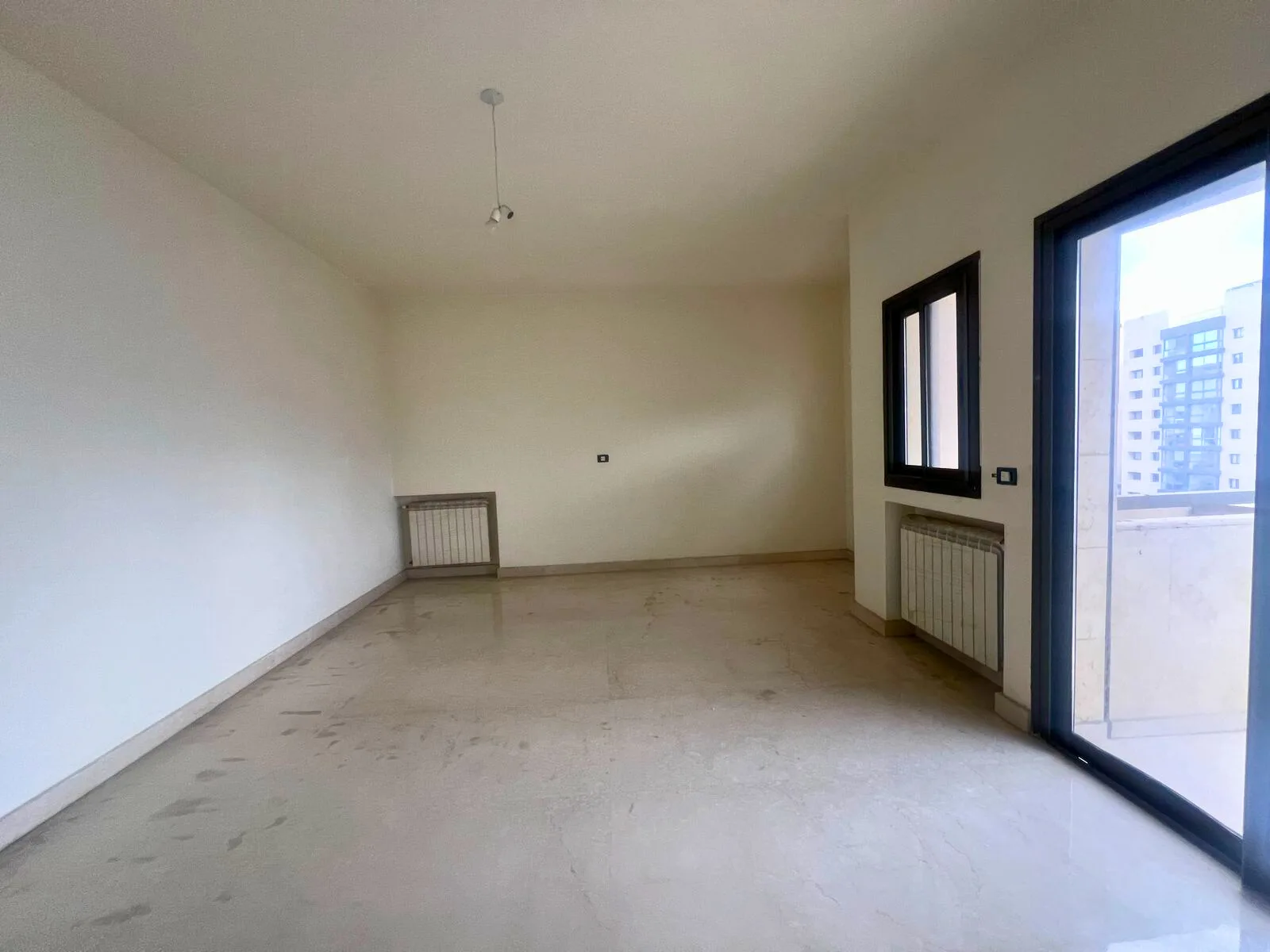 Apartment for Sale in Sioufi — الصورة 3