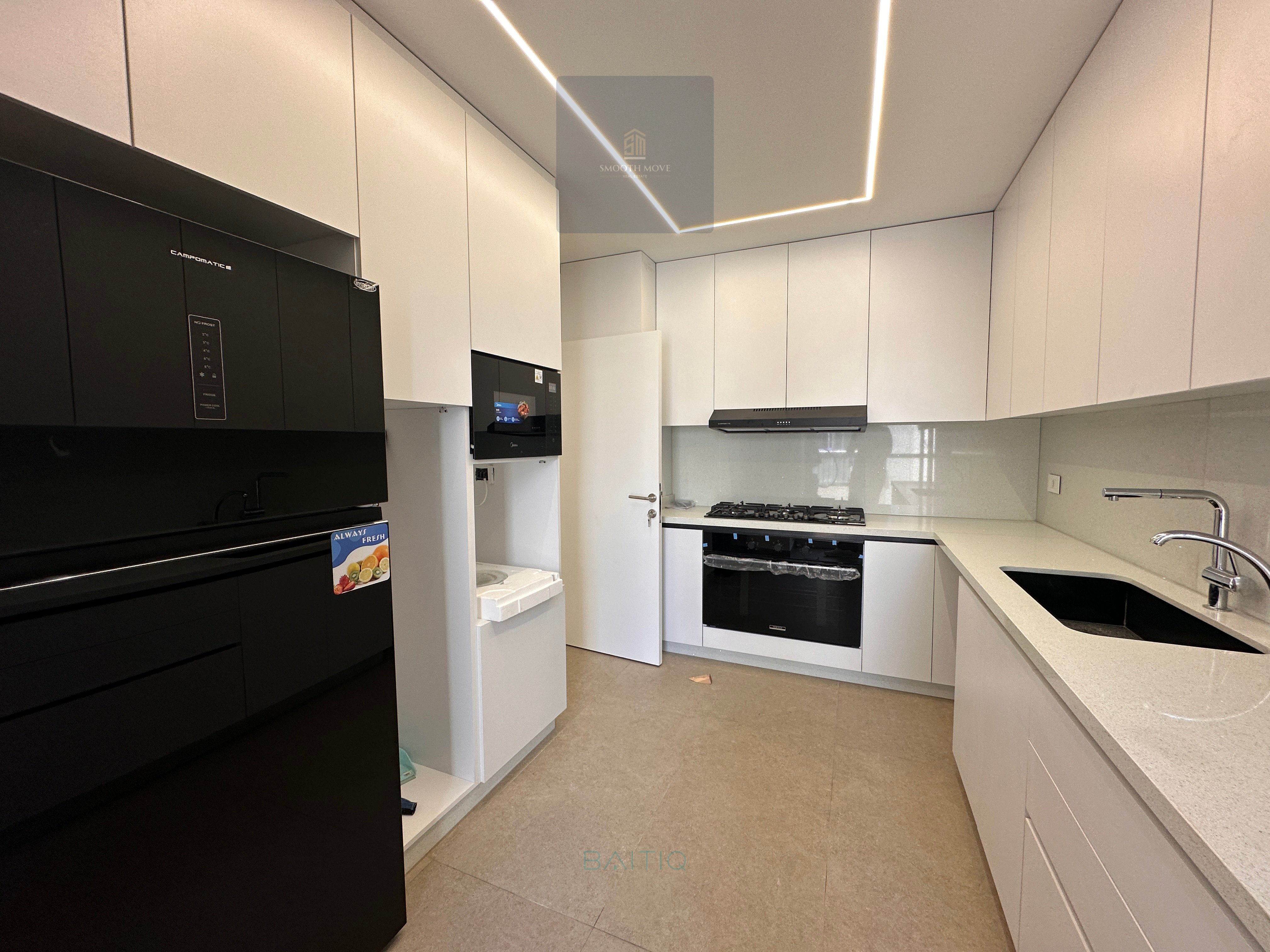 Newly Renovated Apartment with Lovely Views for Rent in Achrafieh, Beirut — الصورة 7