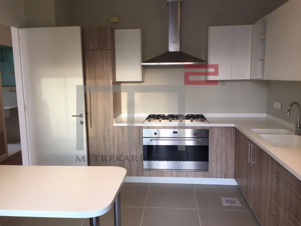 Apartment for Rent in Gemmayze — الصورة 3