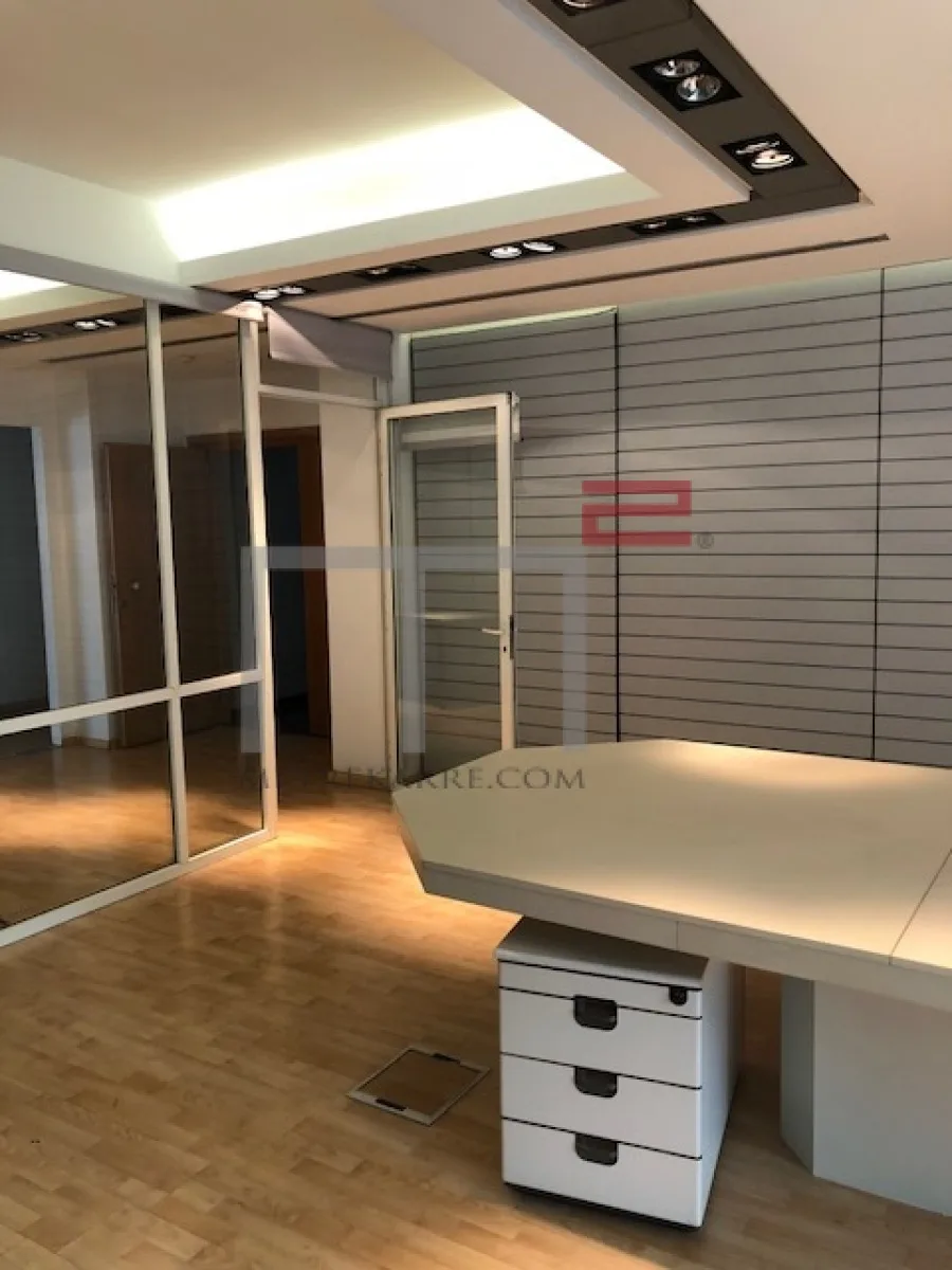 Office for Sale in Achrafieh — الصورة 3