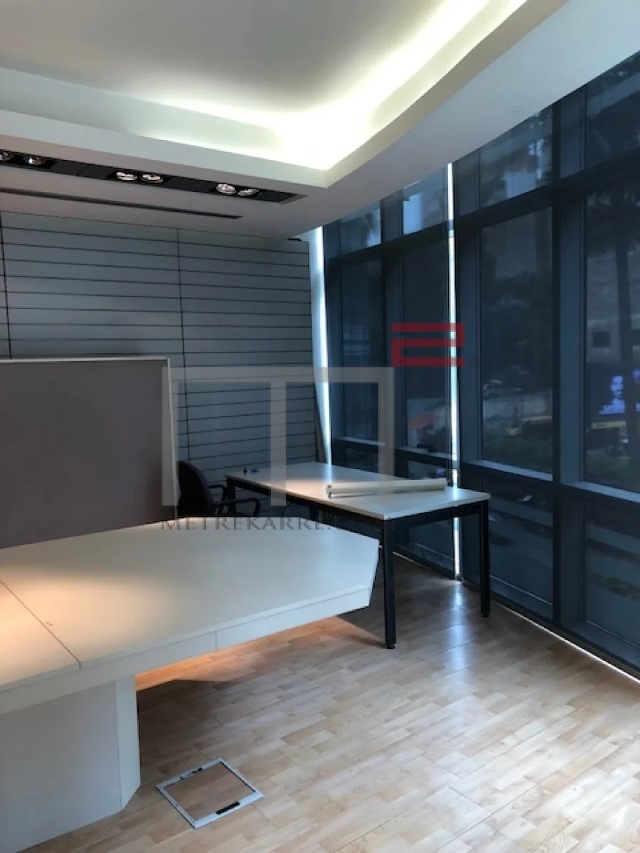 Office for Sale in Achrafieh — الصورة 2