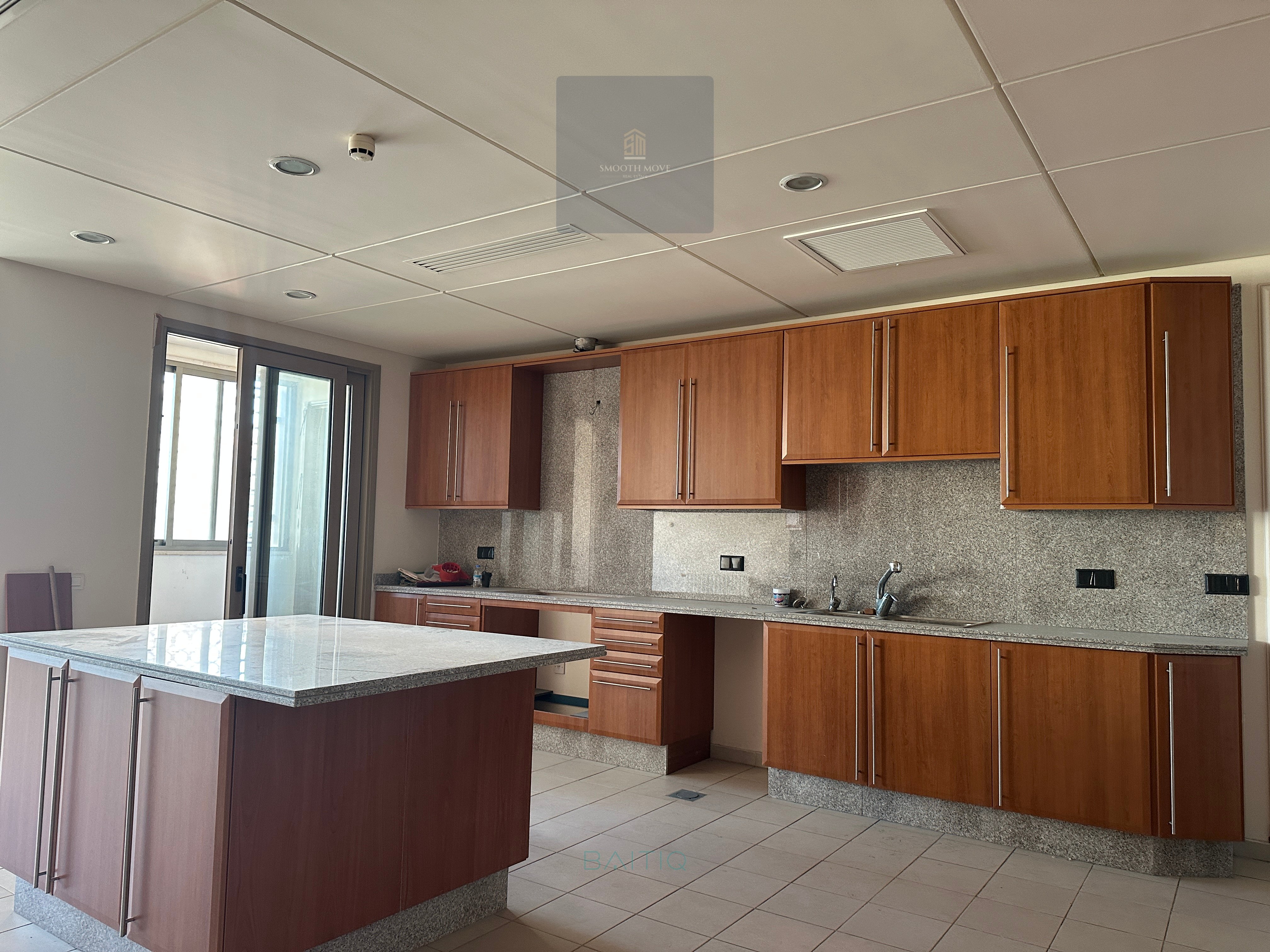 Full Seaview Apartment for Rent or Sale in Prme Manara, Beirut — الصورة 7