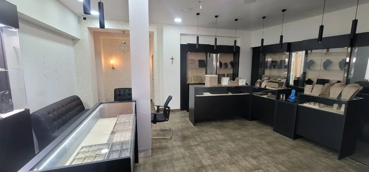 Shop for rent in Bourj Hammoud — الصورة 2