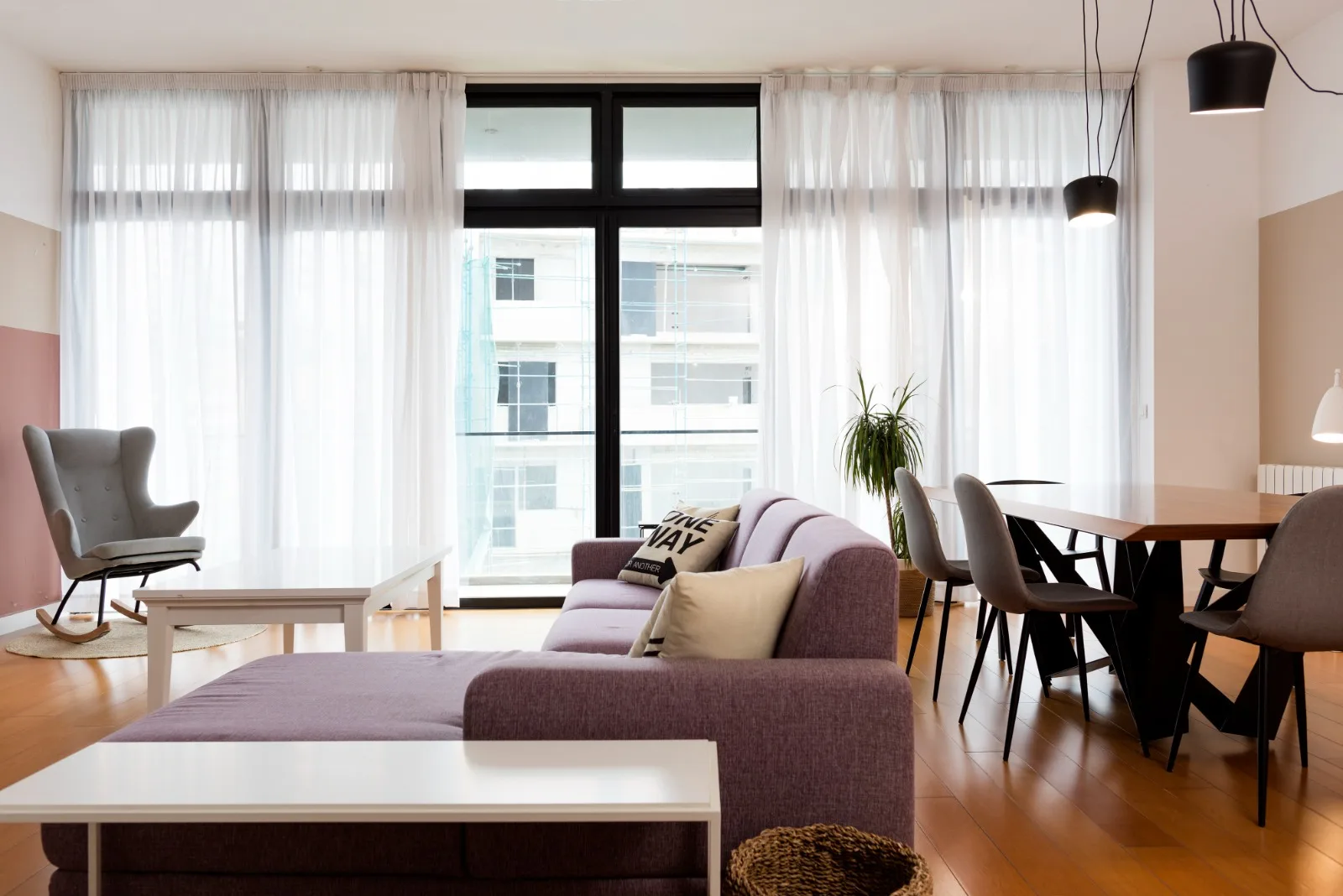 Apartment for Sale in Mar Mikhael, Beirut, Lebanon — الصورة 2