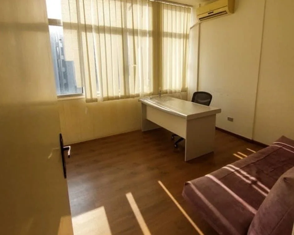 Office for rent in Dekwaneh — الصورة 4