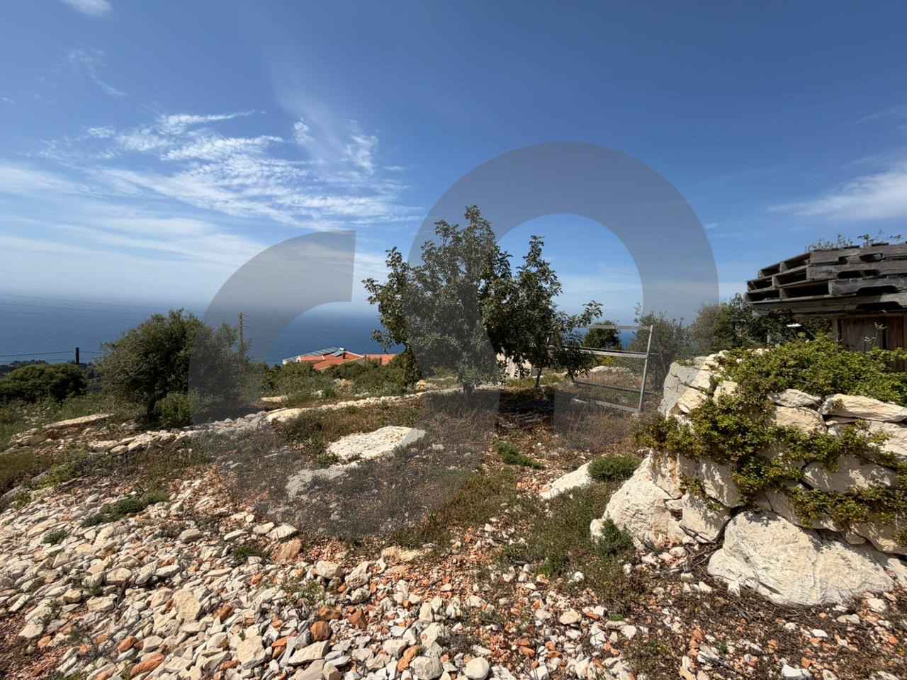 20/50 building ratio / LAND/Kfarkedde,JBEIL — الصورة 3