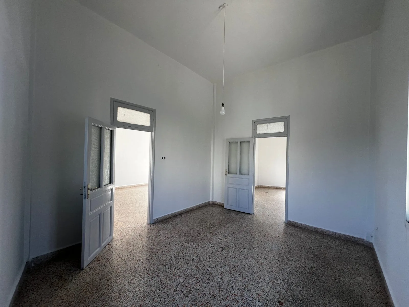 Office for rent in Baabda — الصورة 1
