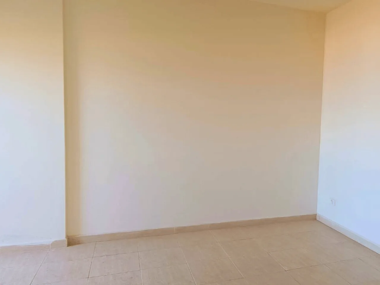 Apartment for Sale in Bouar — الصورة 6
