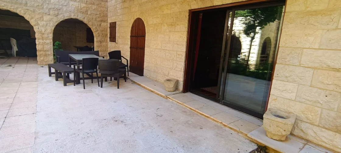 Chalet for rent in Kfardebian — الصورة 2
