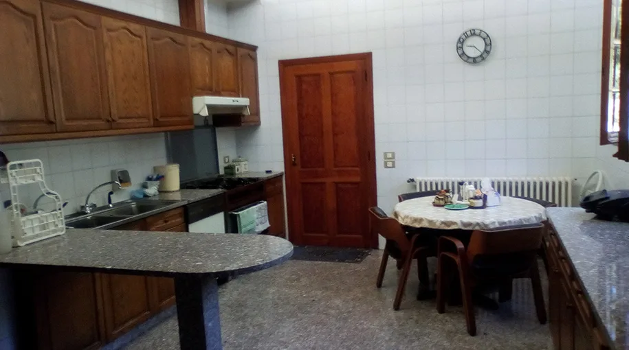 Villa for Sale in Baabdat, Lebanon — الصورة 5