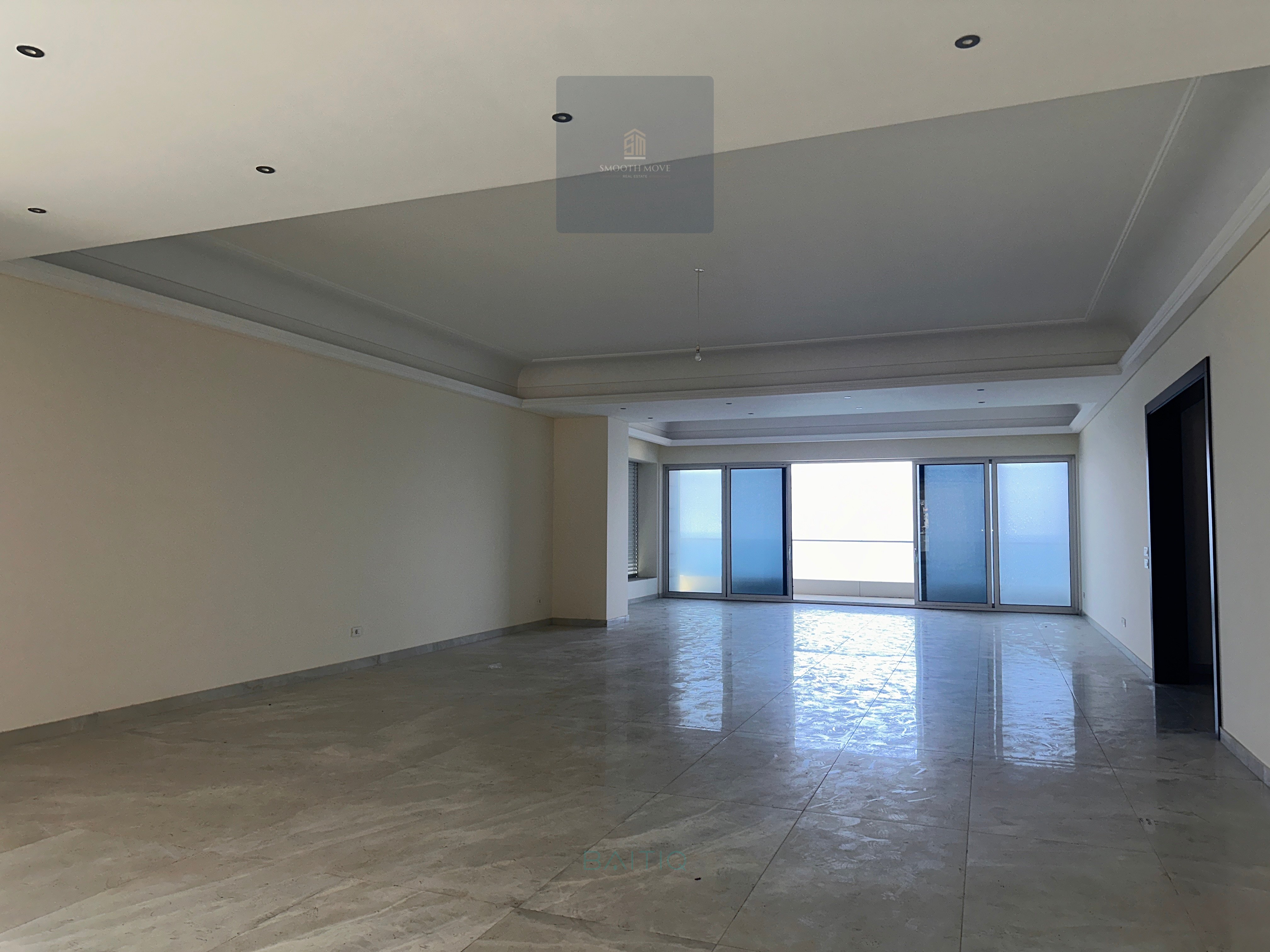 Lovely Sea View Penthouse for Sale in La Citadella Ain Mraiseh, Beirut — الصورة 3