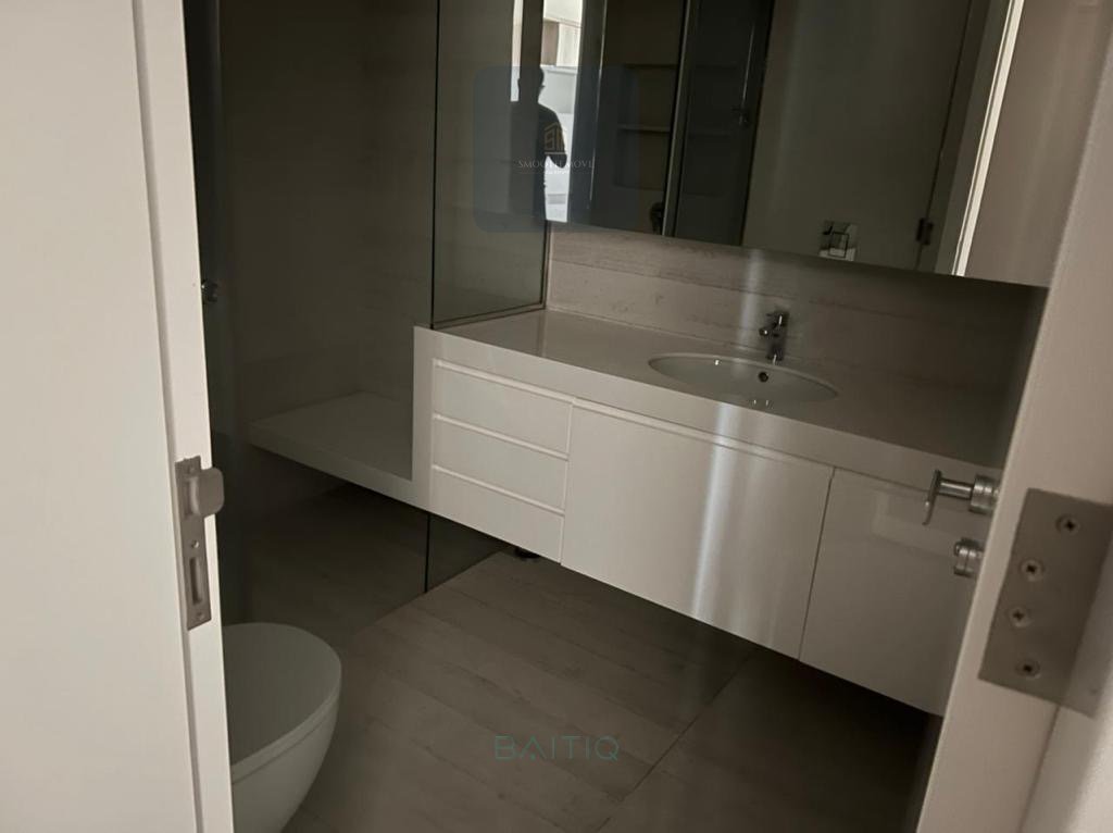 Gorgeous High End Finishing 3 Bedroom Apartment in Ashrafieh — الصورة 6