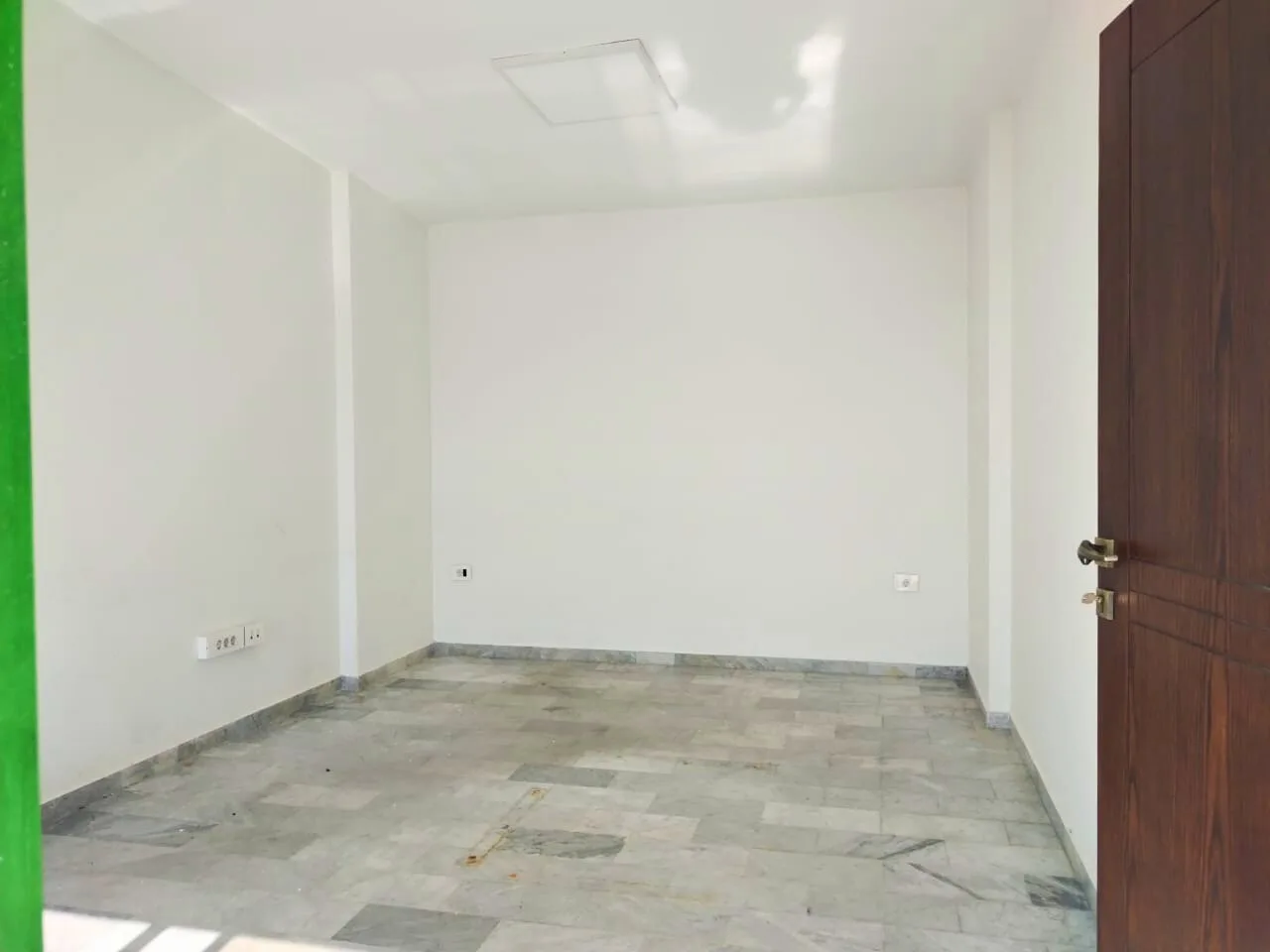 Office for rent in Kfar Hbab, Lebanon — الصورة 5