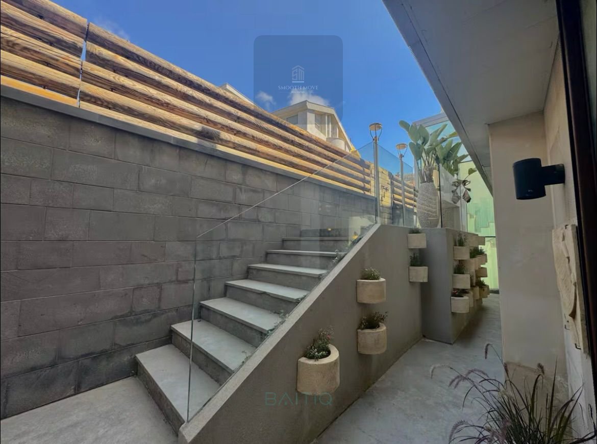 Luxurious Five Bedroom Beachfront Villa for Sale in Batroun Kfarabeda — الصورة 19