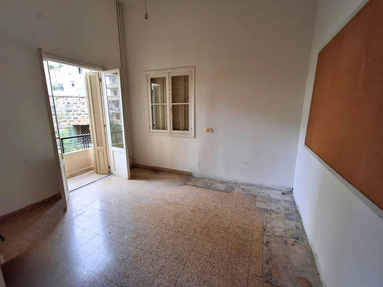 Office for rent in Syoufi, Beirut, Lebanon — الصورة 3
