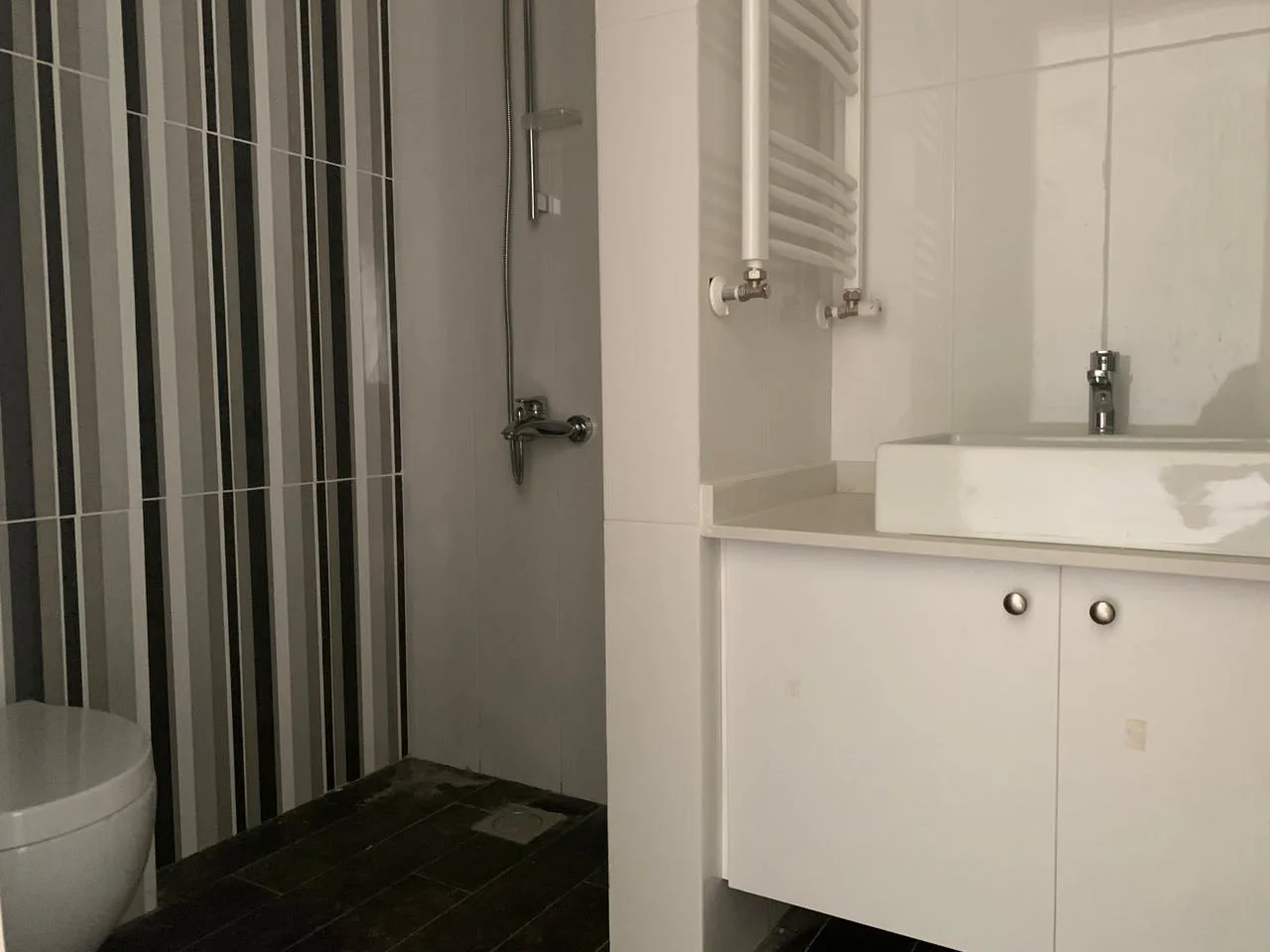 Apartment for Sale in Baabdat, Lebanon — الصورة 5