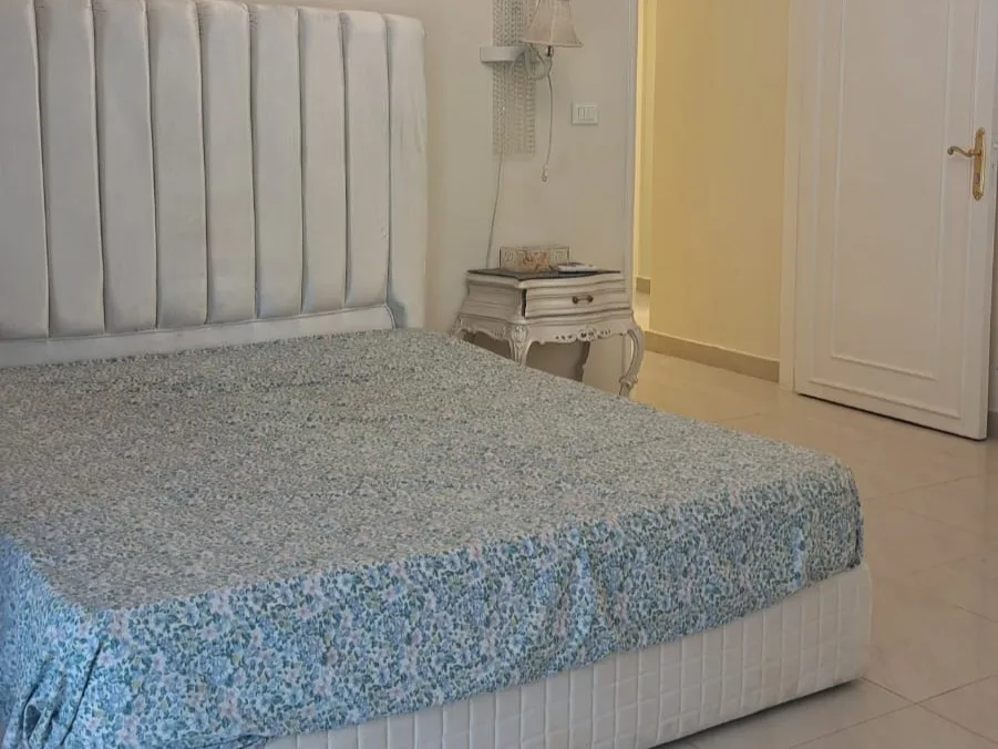 Apartment for Rent in Ramleh Al Bayda, Beirut, Lebanon — الصورة 6