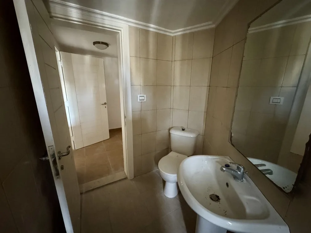 Apartment for Sale in Hamra — الصورة 9