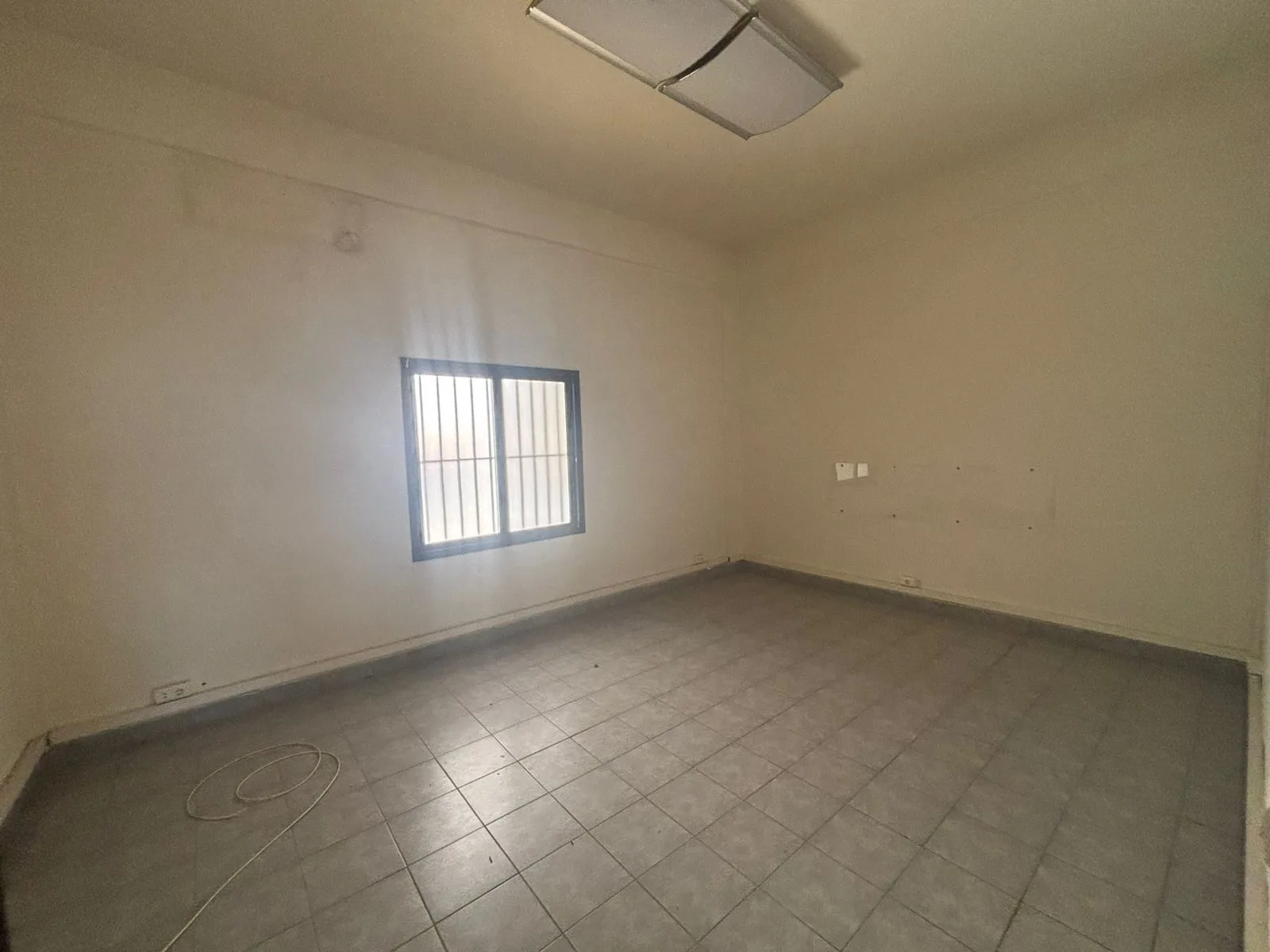 Building for Sale in Dbayeh — الصورة 9