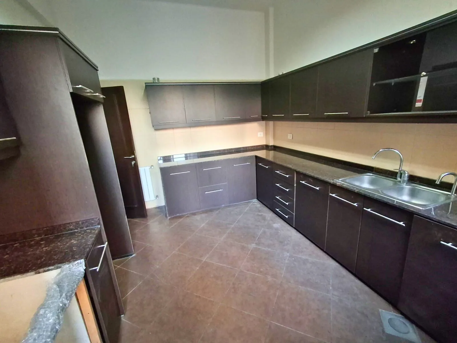Office for Rent in Caree d'or, Achrafieh, Beirut, Lebanon — الصورة 10