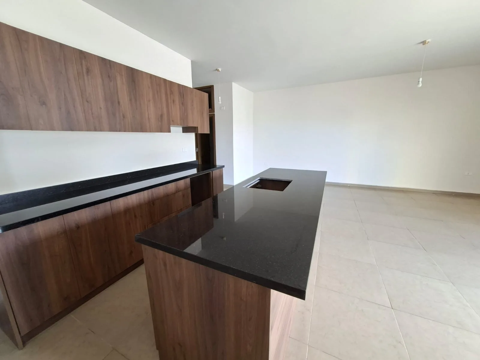 Apartment for Sale in Nahr Ibrahim — الصورة 6