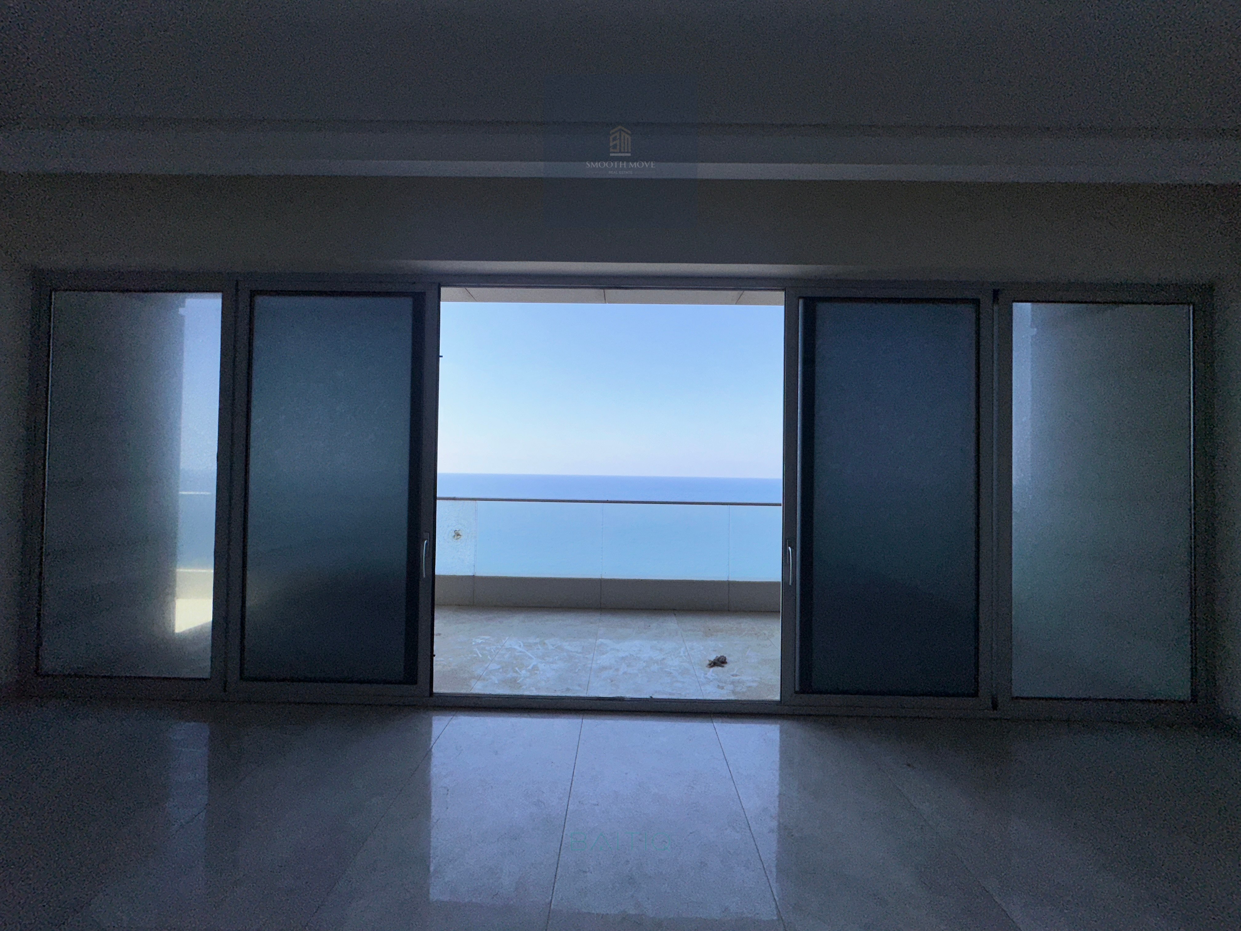 Lovely Sea View Penthouse for Sale in La Citadella Ain Mraiseh, Beirut — الصورة 5
