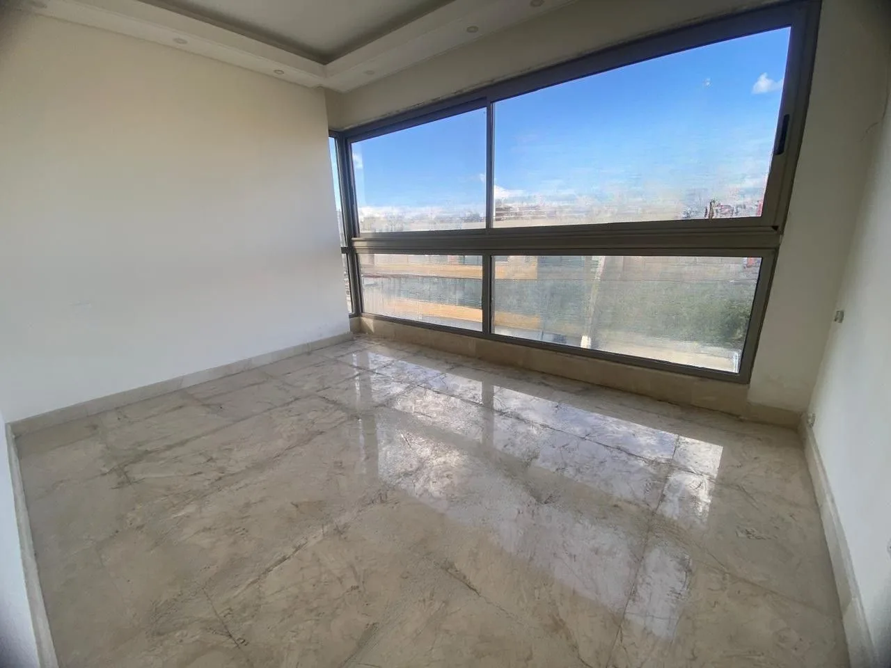 Apartment for Sale in Spears, Beirut, Lebanon — الصورة 3