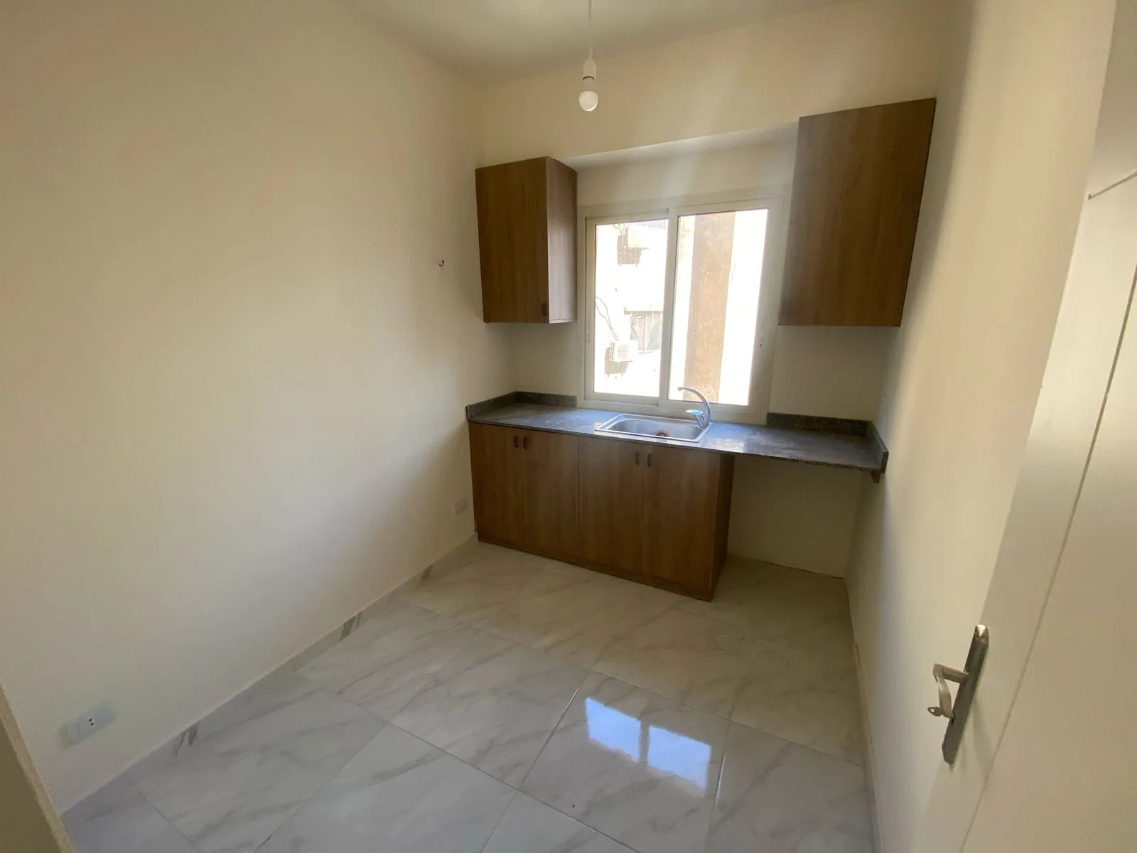 Apartment for Sale in Baouchriyeh, Lebanon — الصورة 4