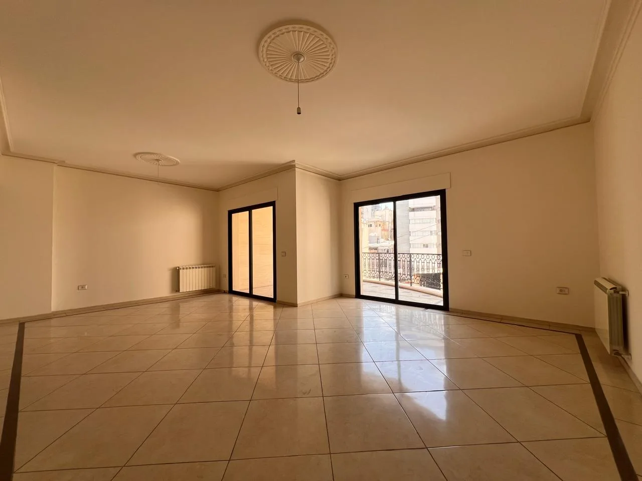 Apartment for Sale in Sioufi — الصورة 6