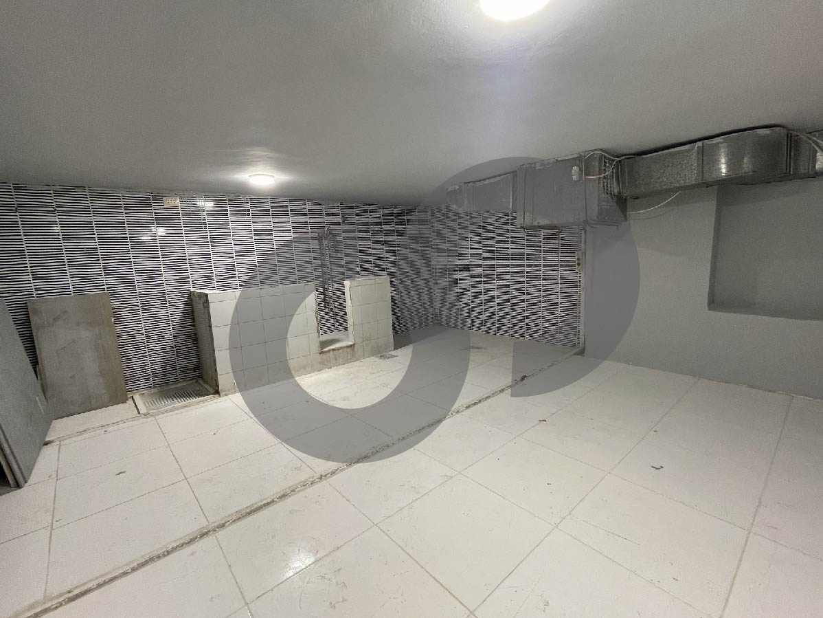 Prime Location, Fully Renovated Shop for Sale in Beirut - Mar Elias — الصورة 3
