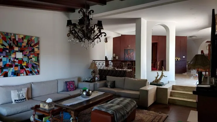 Villa and Wooden House for Sale in Baabdat — الصورة 4