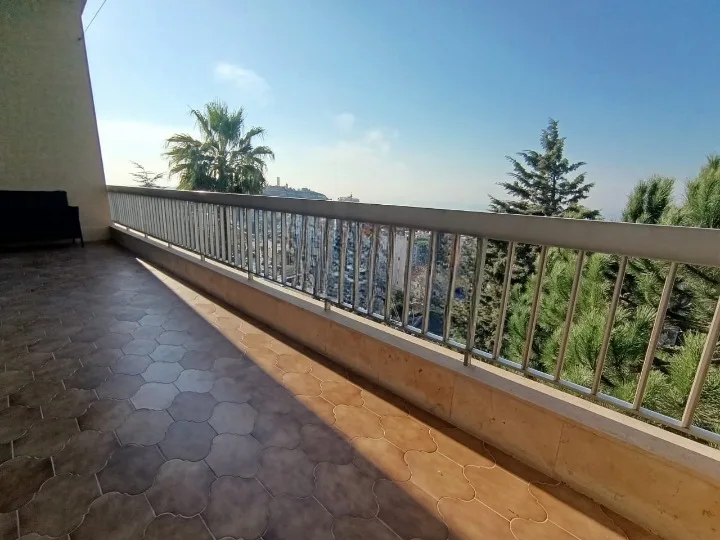 Apartment For Sale in Broumana — الصورة 2
