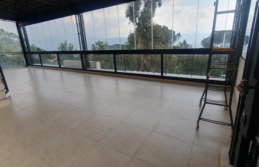 Villa For Sale in Baabdat — الصورة 3