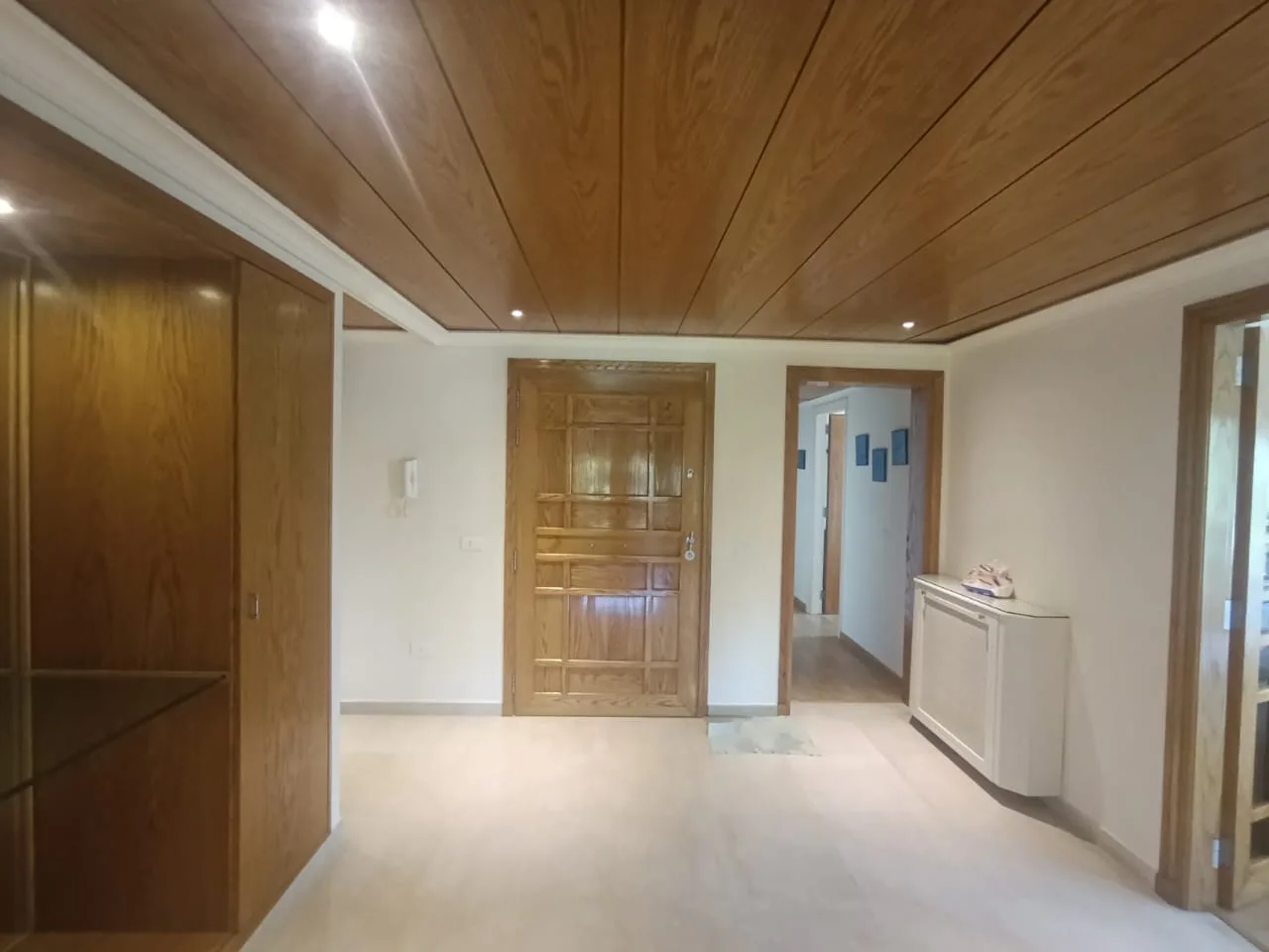 Apartment with Roof for Sale in Broumana — الصورة 2