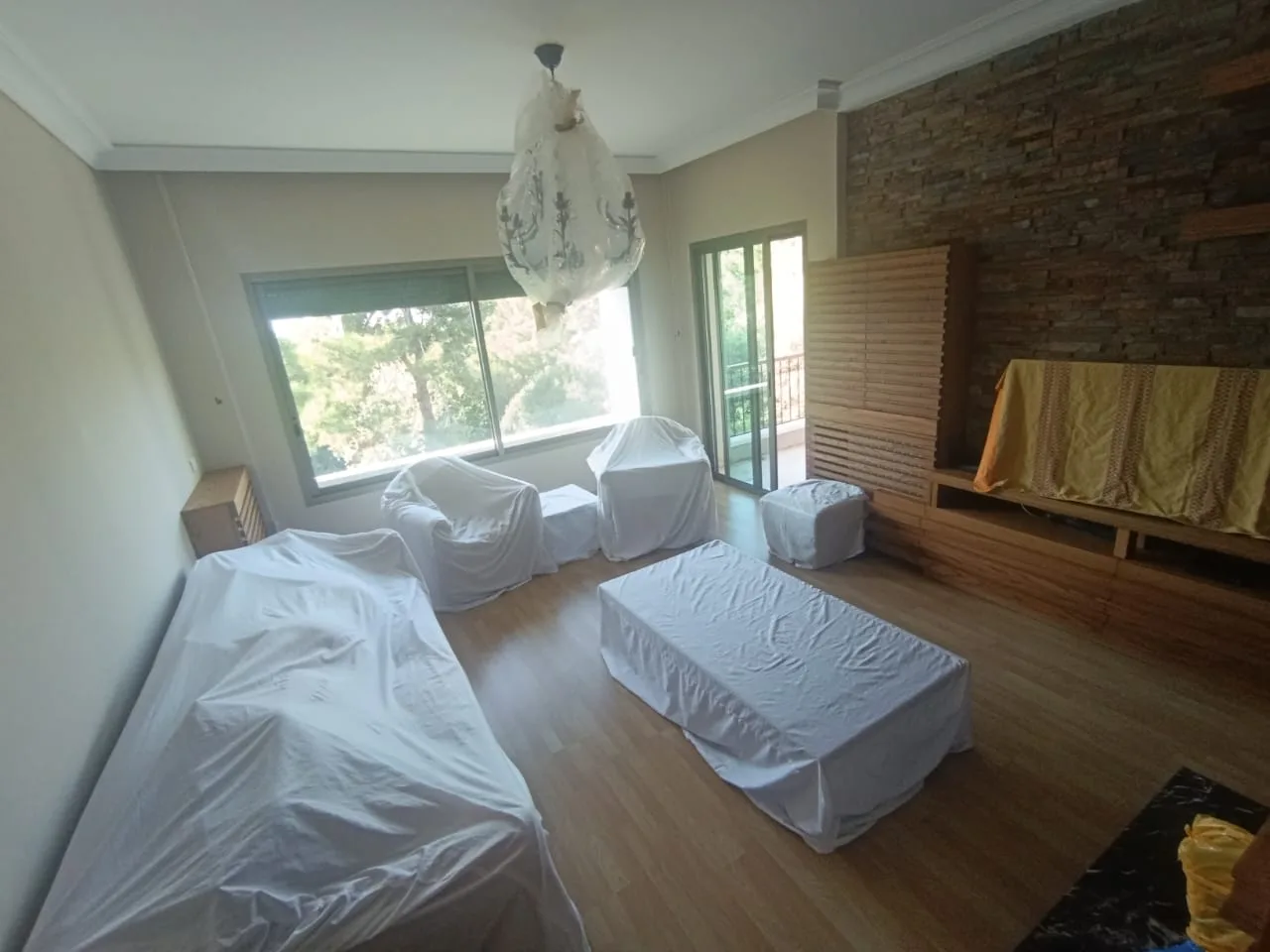 Apartment with Roof for Sale in Broumana — الصورة 4