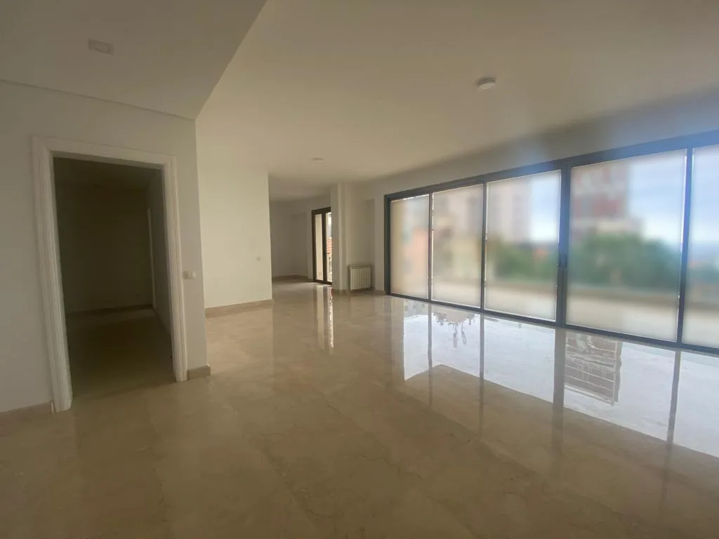 Apartment for Sale in Gemmayzeh, Beirut, Lebanon — الصورة 2