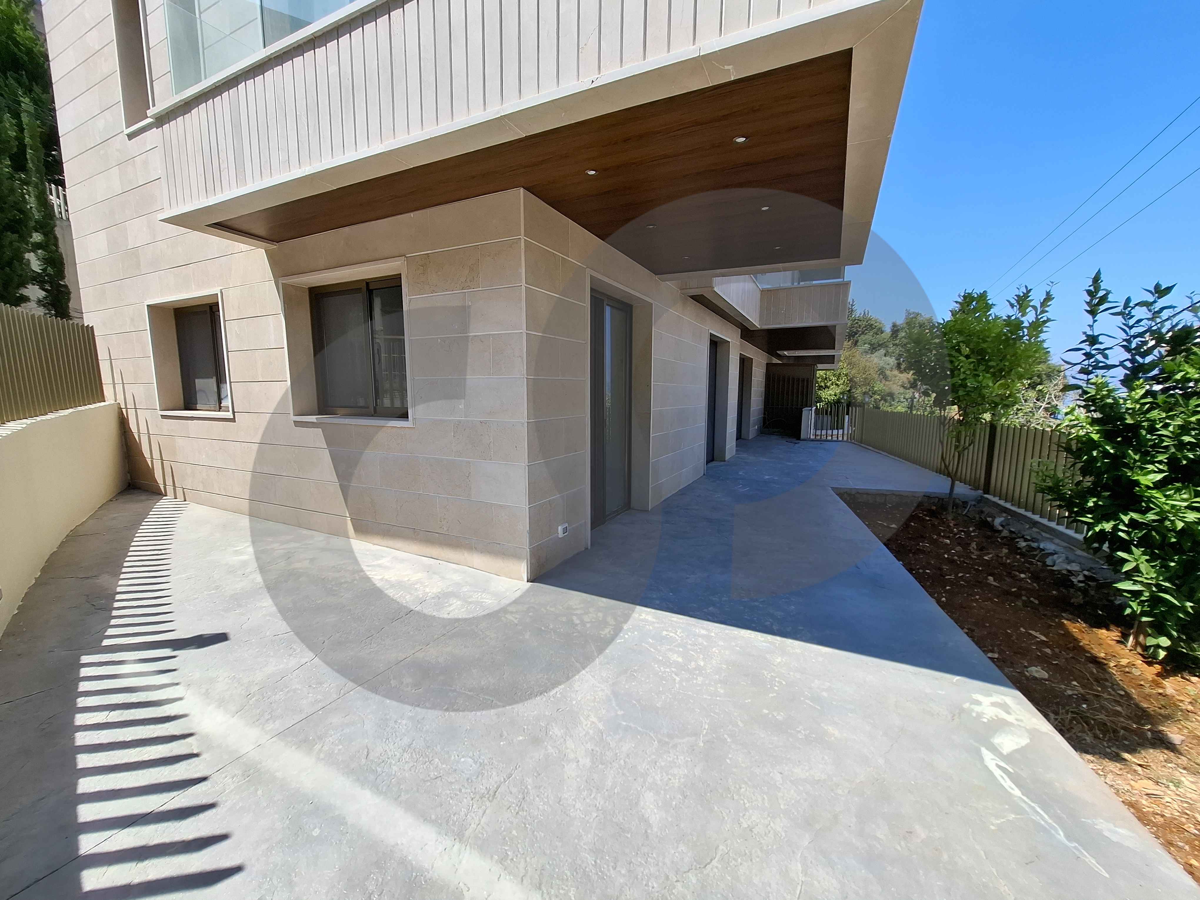 Brand new building/Partial view/ High-end finishing/fatqa,KESEROUAN — الصورة 3