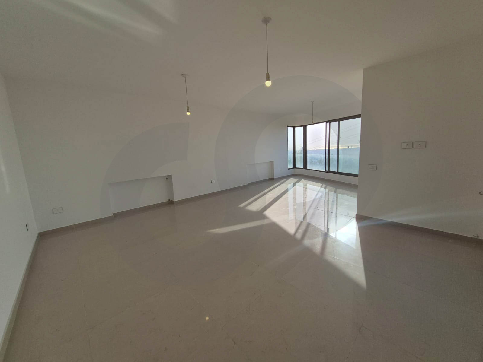 Nice Calm Area Brand New - Rabweh , El Metn — الصورة 2
