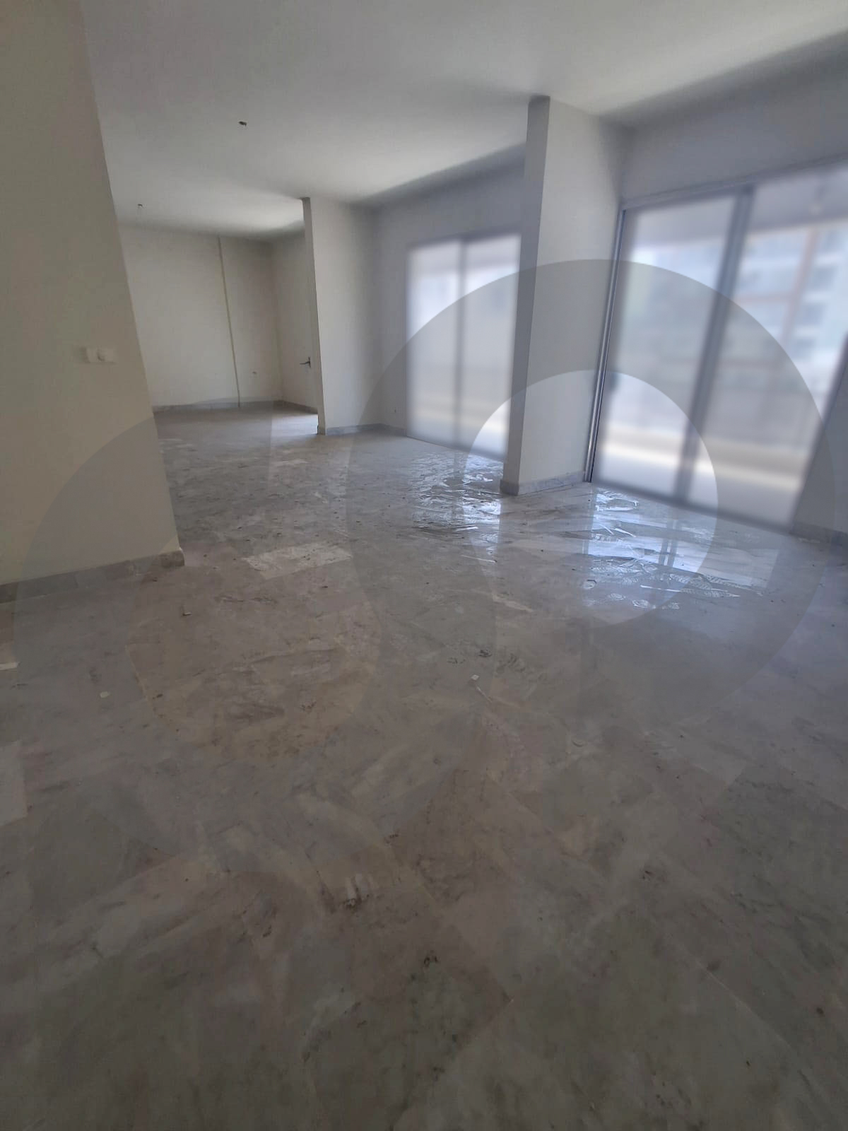 RENTAL OFFICE/Sodeco,BEIRUT /Prime Location on a Main Commercial Street — الصورة 2