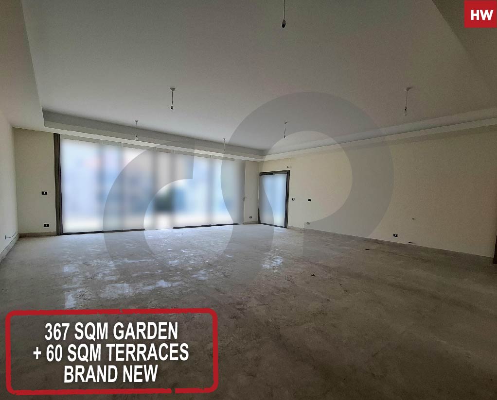 Huge (280 + 427 sqm terraces) apartment in adma